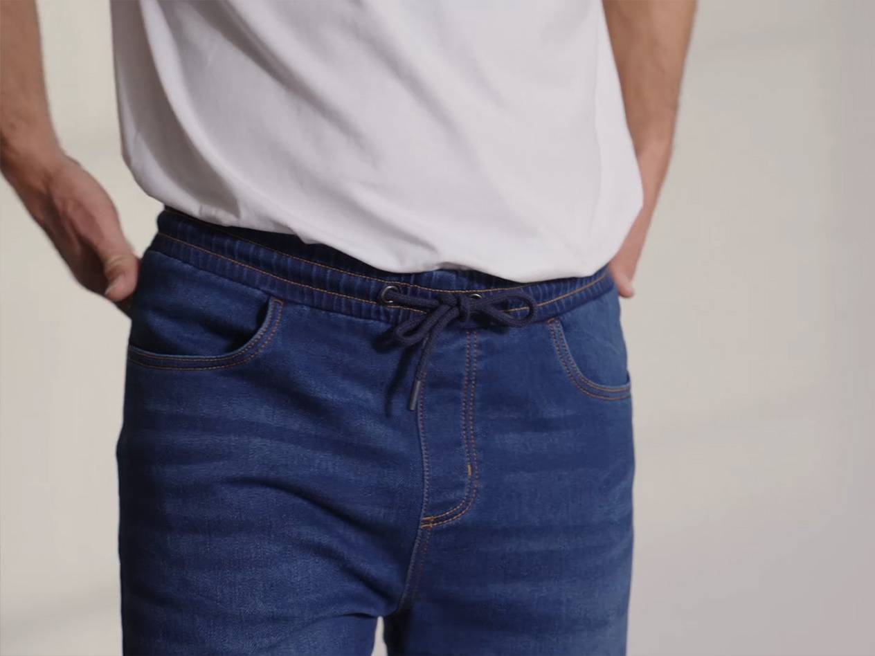 Jeans med dragsko.